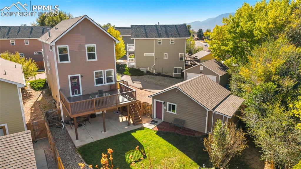 Image 31 of 33: Back of Structure