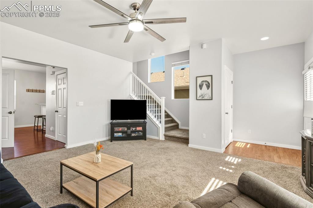 Image 4 of 33: Living Room