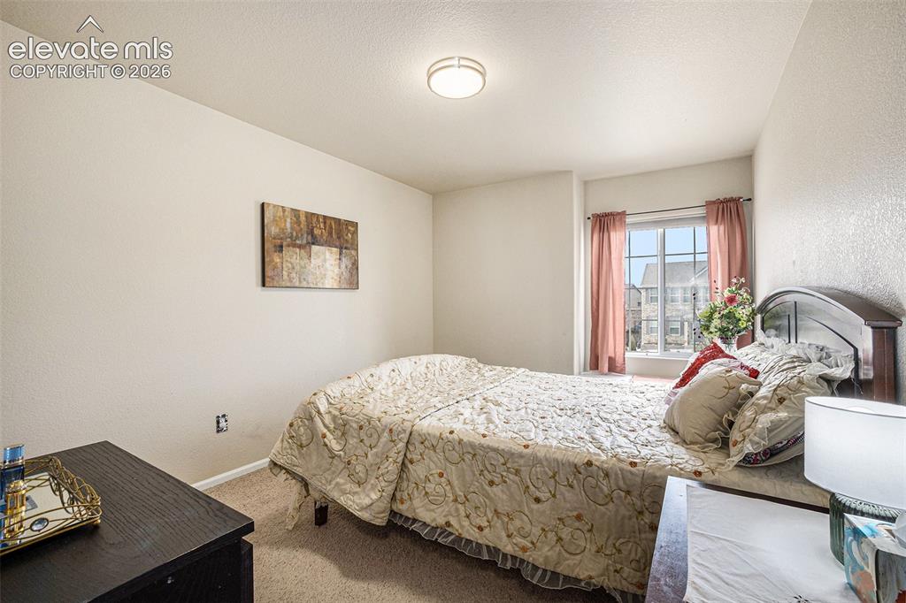Image 10 of 30: Bedroom