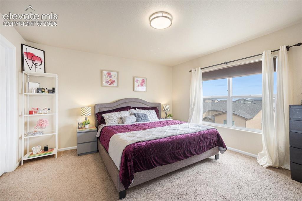Image 6 of 30: Bedroom
