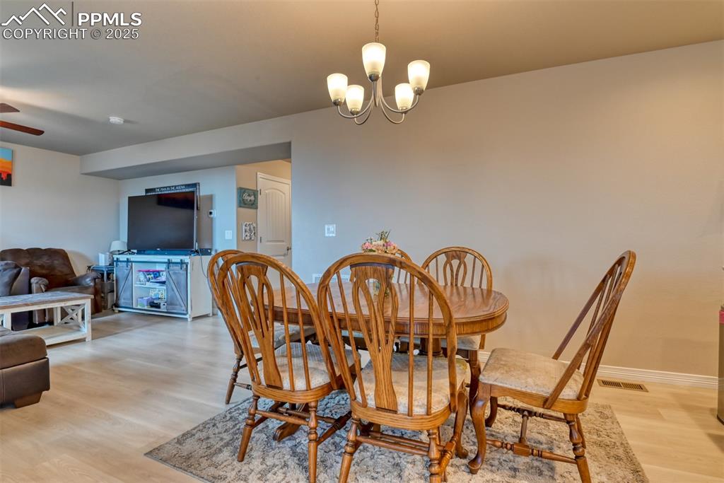 Image 12 of 42: Dining Area