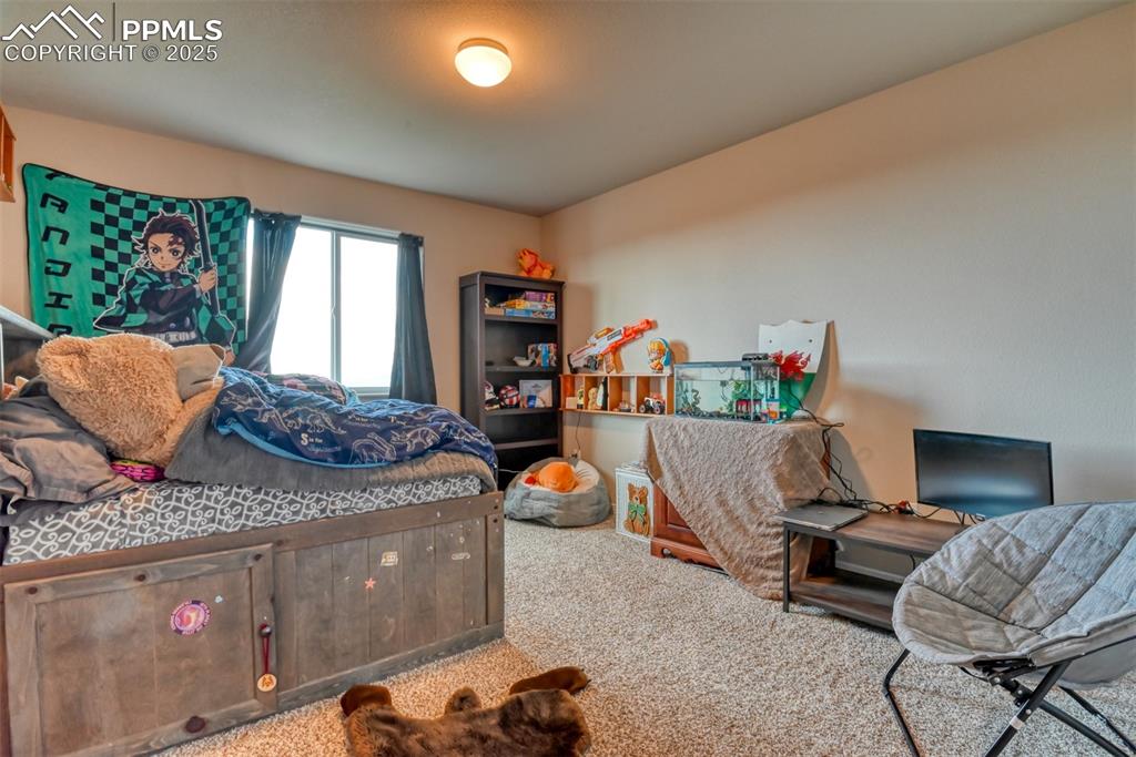 Image 31 of 42: Bedroom