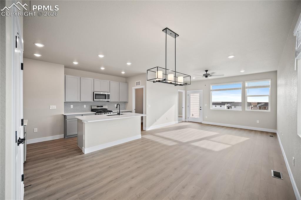 Image 11 of 35: Kitchen