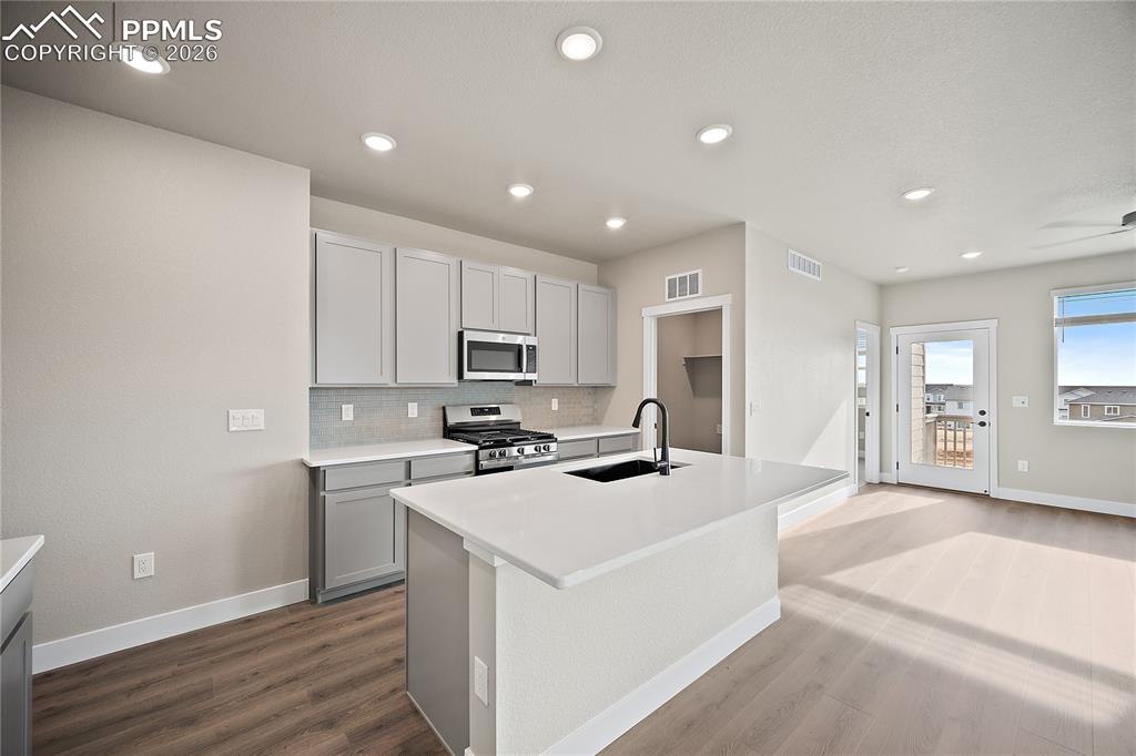 Image 12 of 35: Kitchen