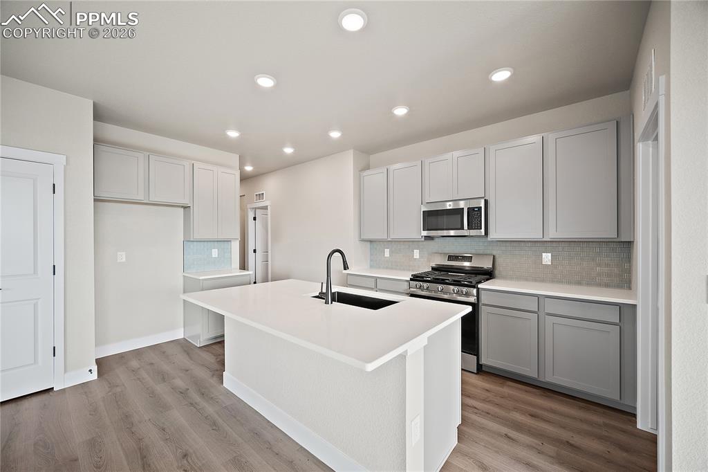 Image 13 of 35: Kitchen