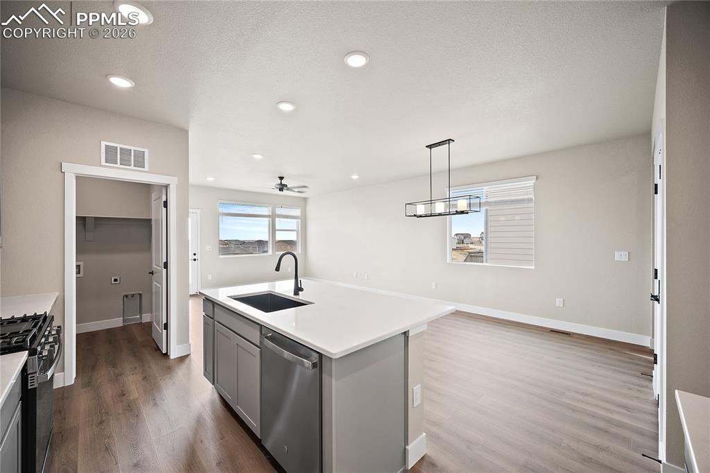 Image 16 of 35: Kitchen