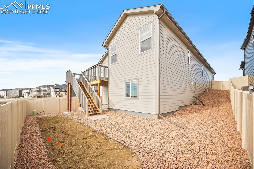 Image 4 of 35: Back of Structure