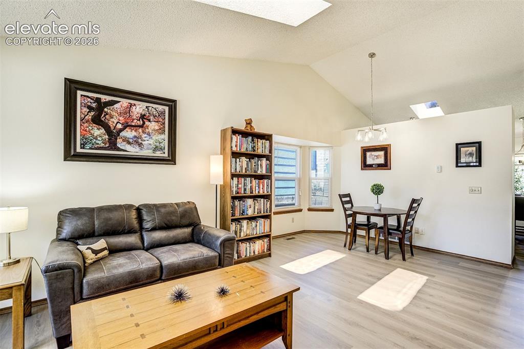 Image 5 of 50: Living Room