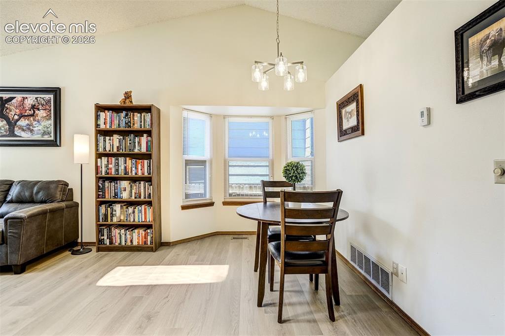 Image 9 of 50: Dining Area