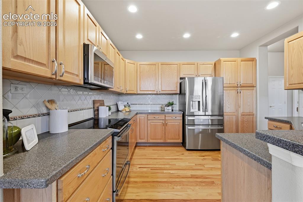 Image 10 of 39: Kitchen