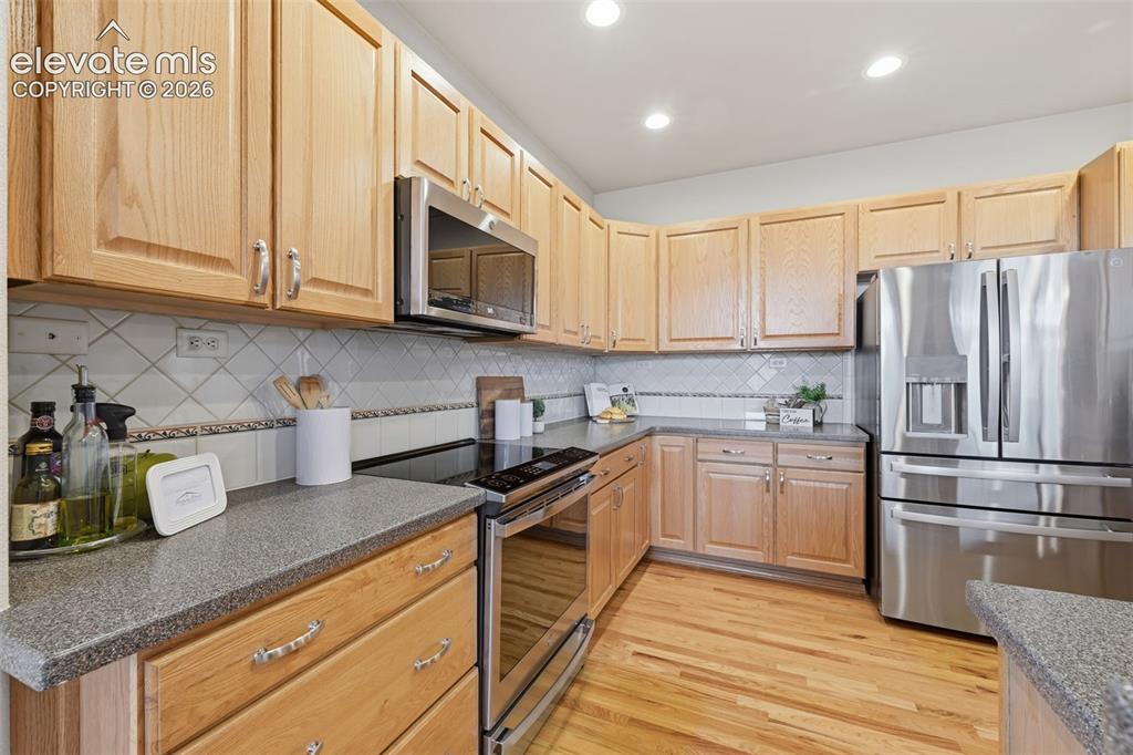 Image 11 of 39: Kitchen