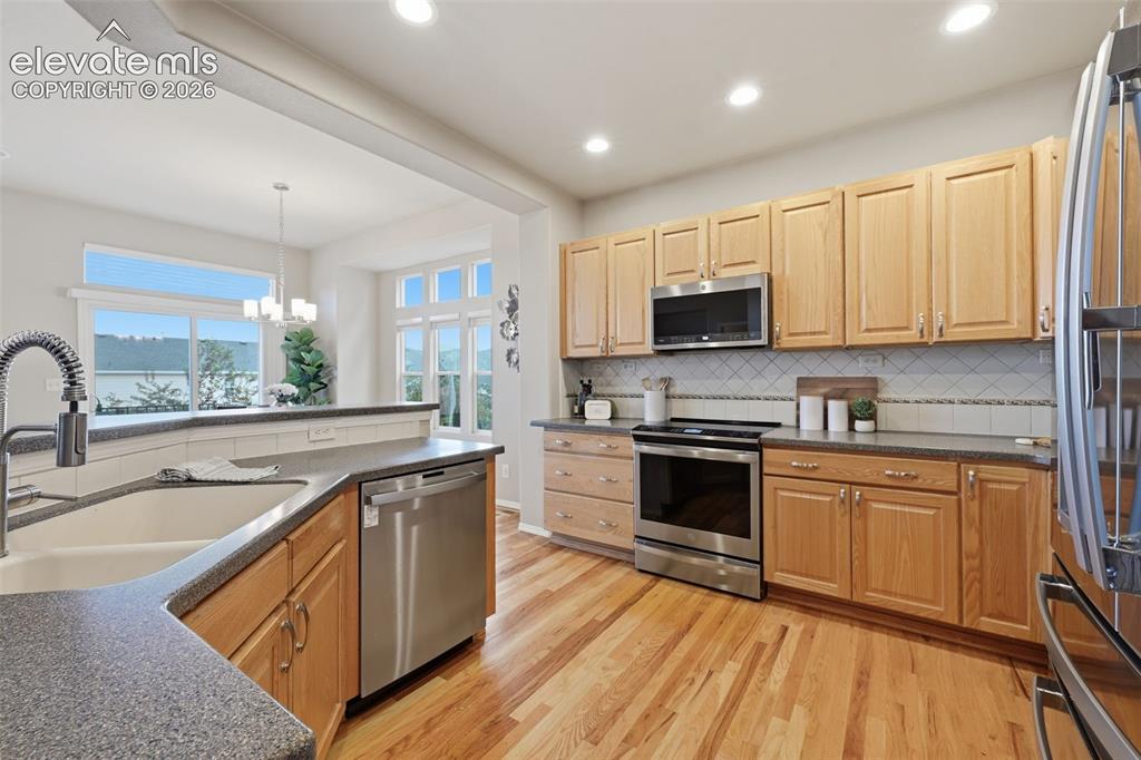 Image 12 of 39: Kitchen