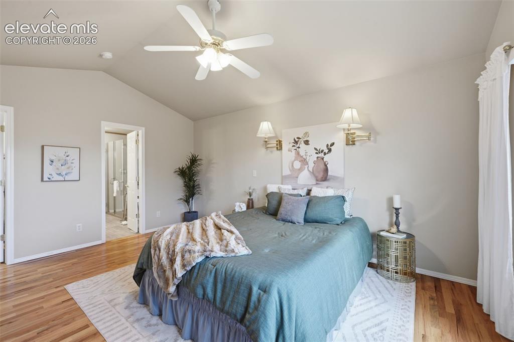 Image 14 of 39: Bedroom