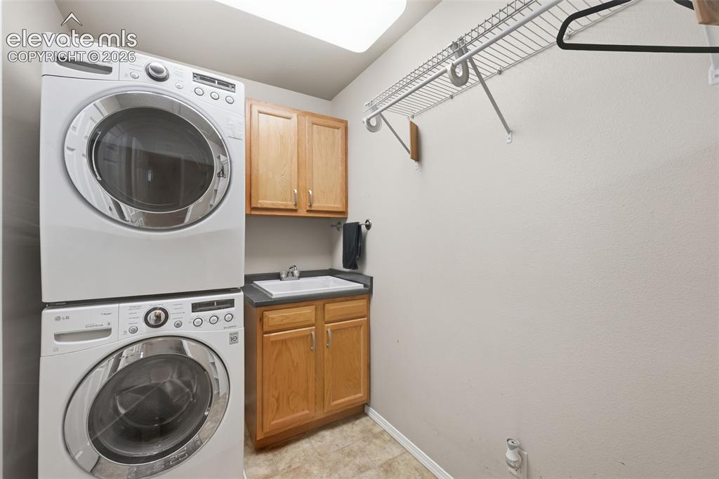 Image 19 of 39: Laundry