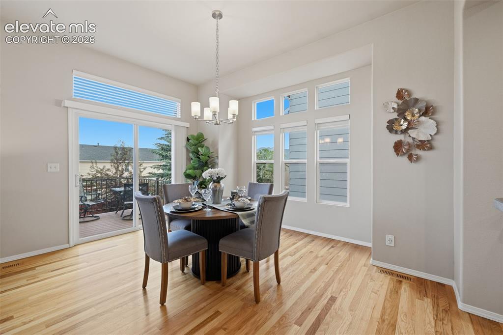 Image 7 of 39: Dining Area