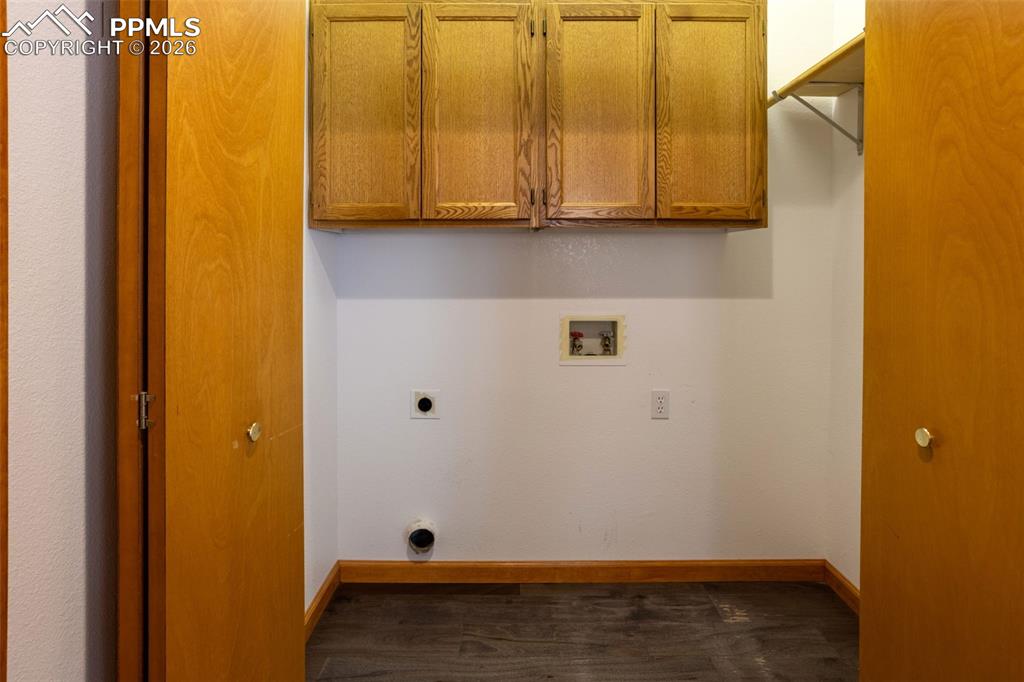 Image 22 of 37: Laundry