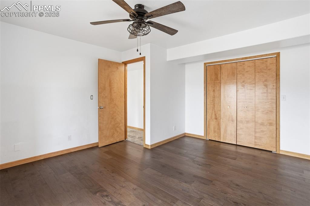 Image 28 of 37: Bedroom