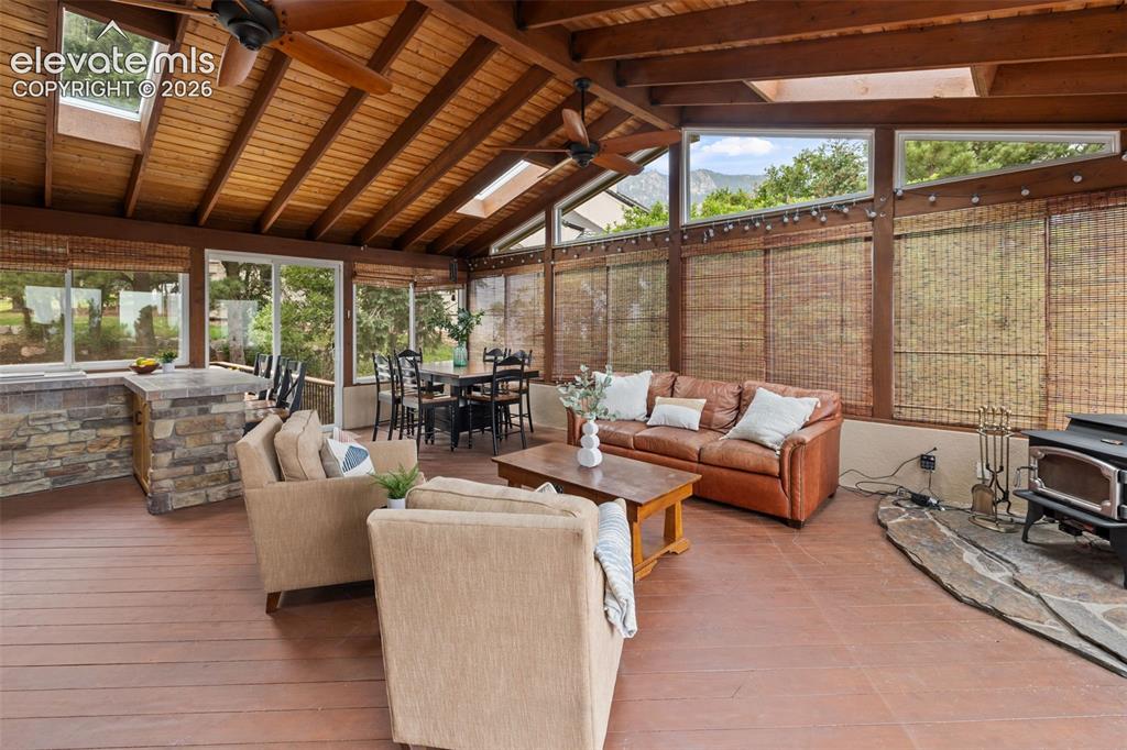 Image 16 of 50: Sun Room
