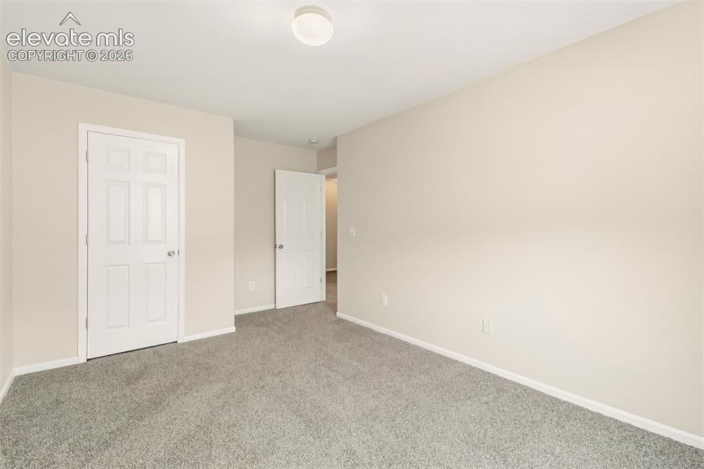 Image 19 of 24: Bedroom