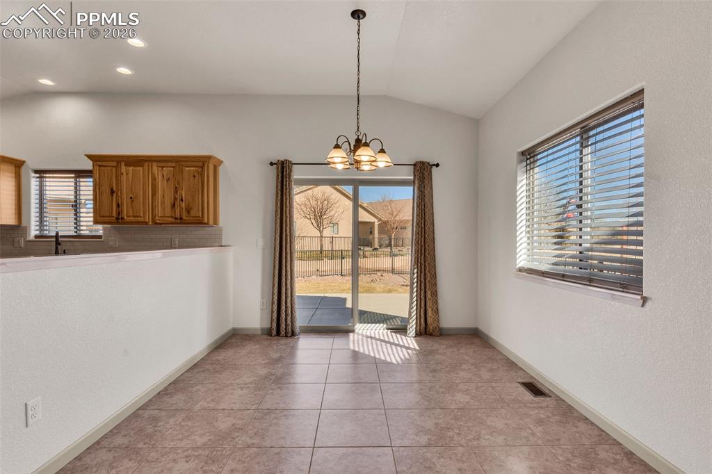 Image 15 of 41: Dining Area