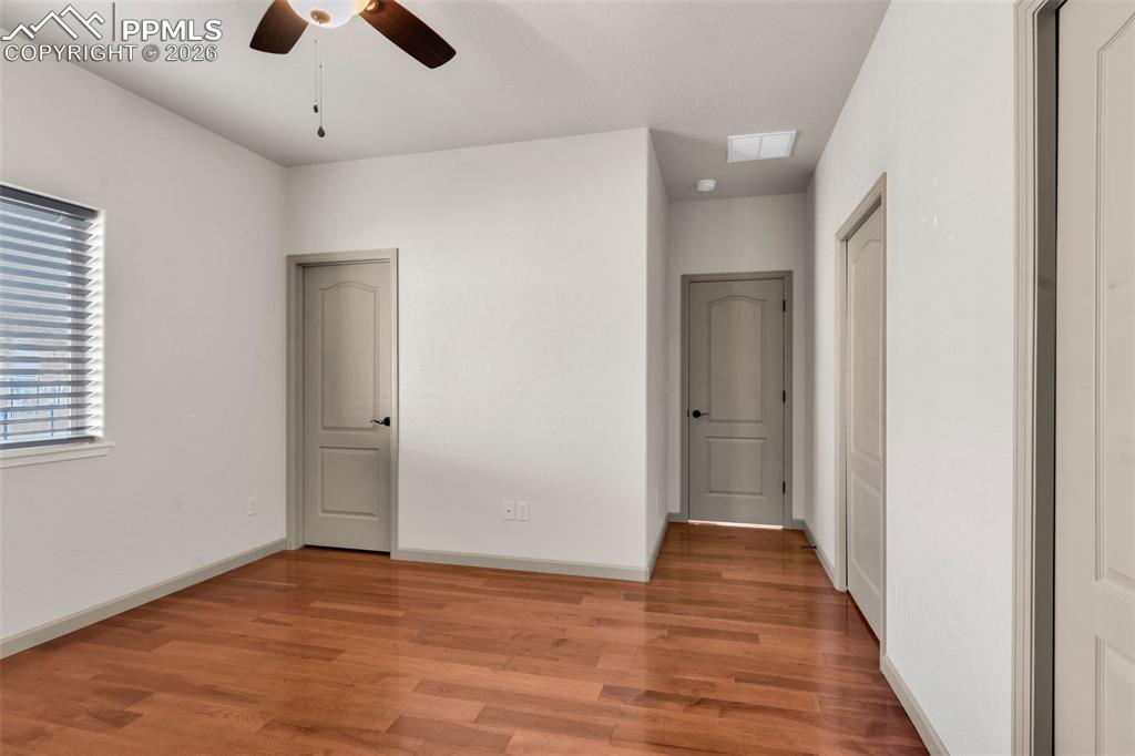 Image 18 of 41: Bedroom