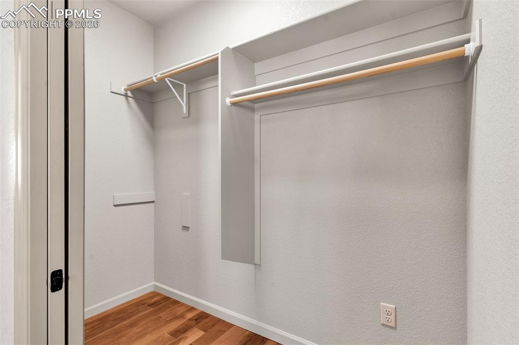 Image 22 of 41: Closet