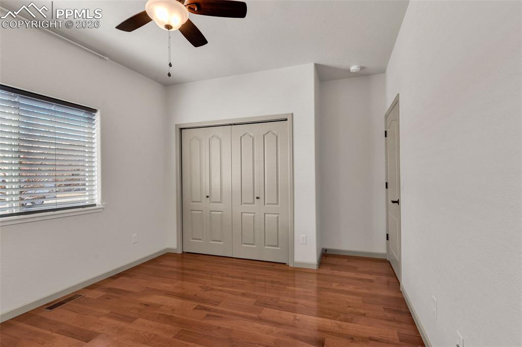 Image 24 of 41: Bedroom