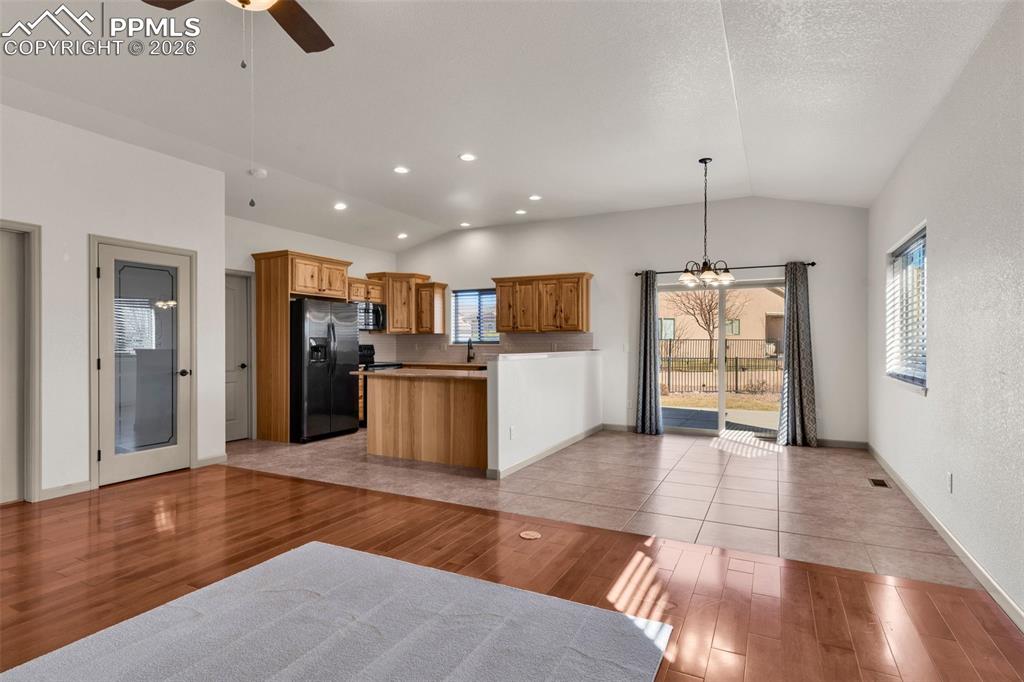 Image 8 of 41: Kitchen