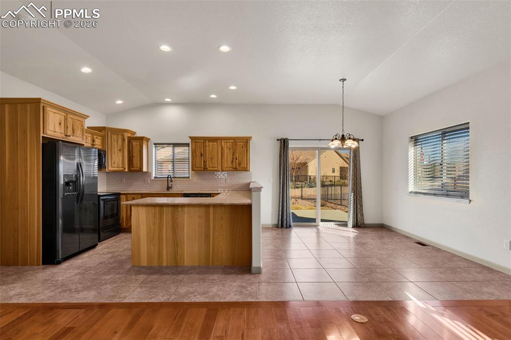 Image 9 of 41: Kitchen