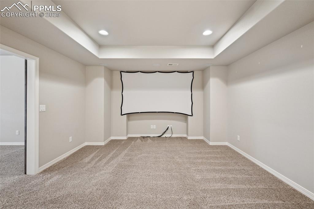 Image 25 of 38: Includes screen and projector
