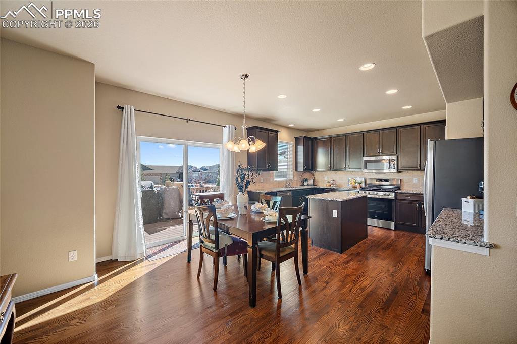 Image 12 of 47: Dining Area