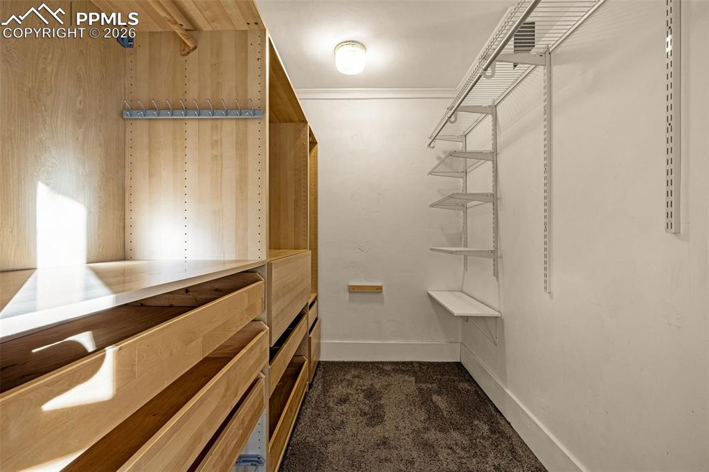 Image 20 of 37: Closet