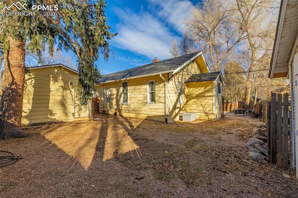 Image 25 of 37: Back of Structure