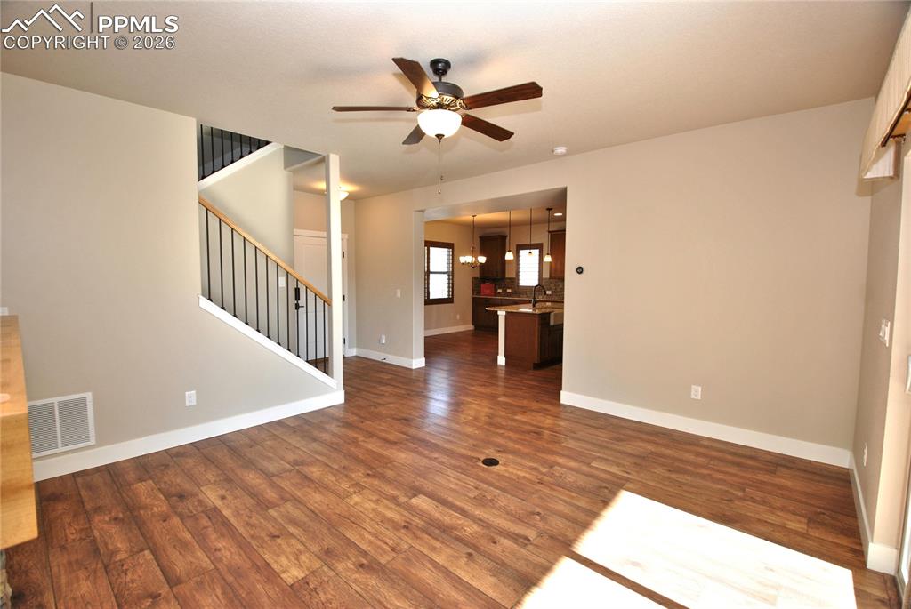 Image 29 of 35: Living Room