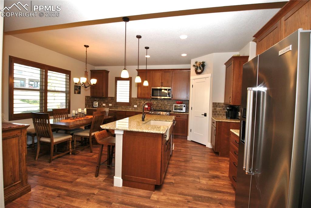 Image 5 of 35: Kitchen