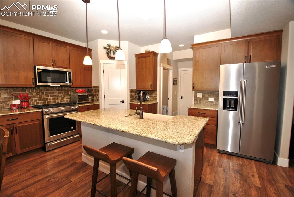 Image 7 of 35: Kitchen