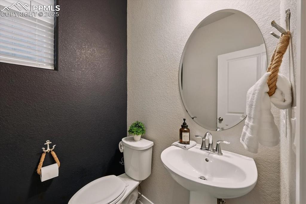 Image 14 of 38: Bathroom