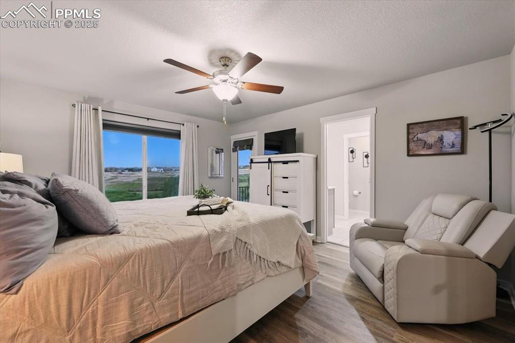 Image 16 of 38: Bedroom