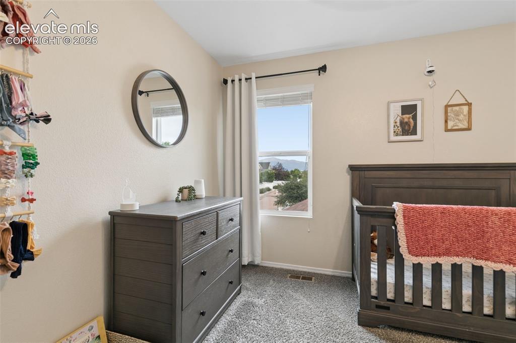 Image 19 of 31: Bedroom