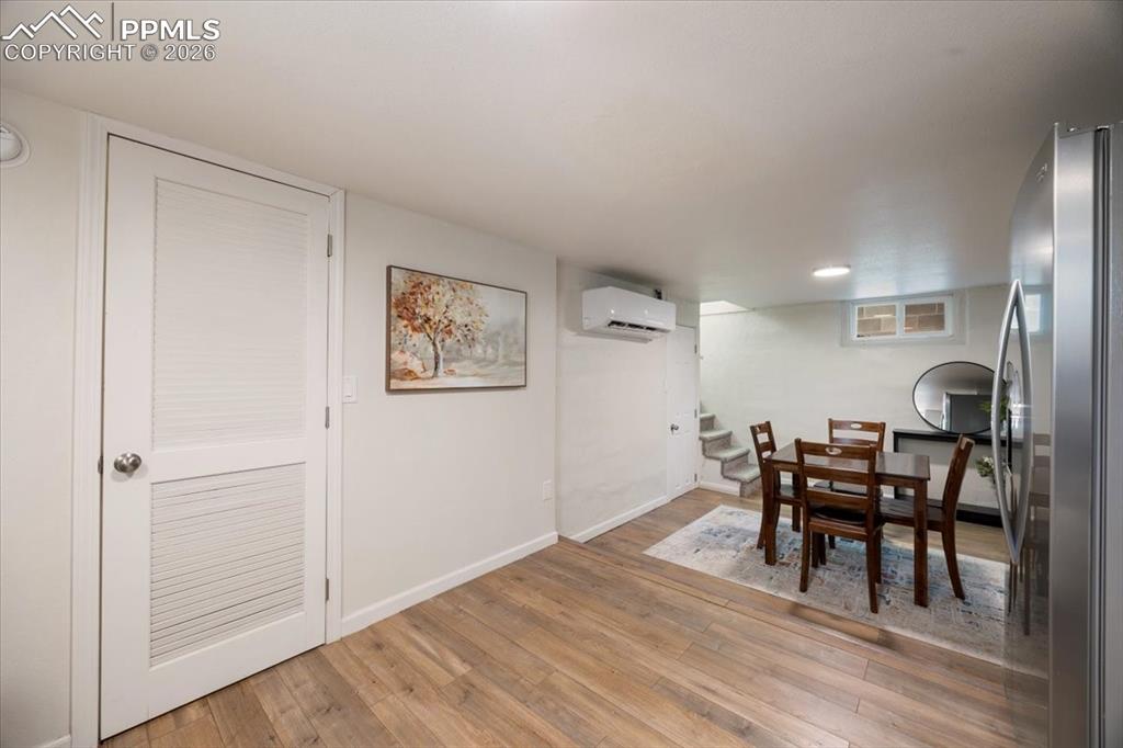 Image 20 of 48: Dining Area