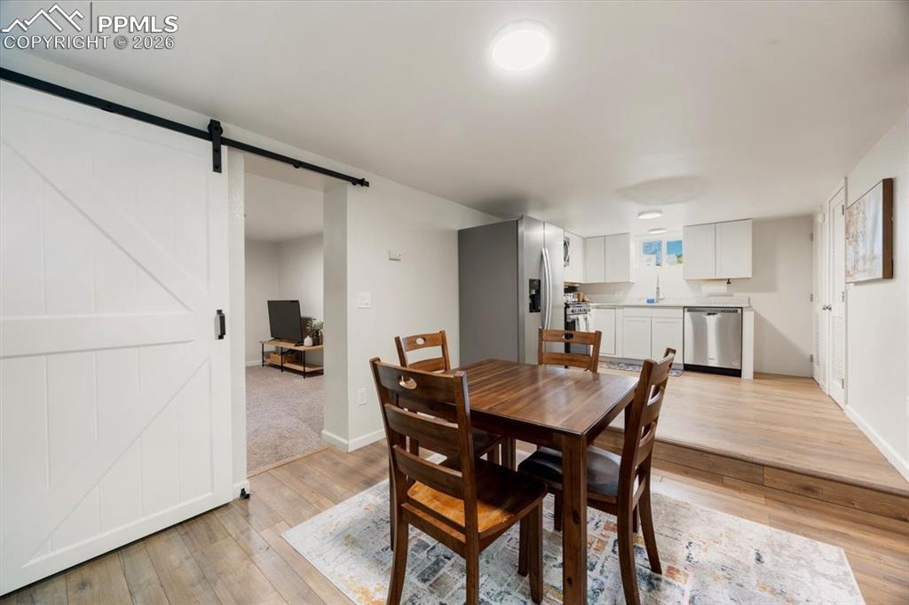 Image 33 of 48: Dining Room