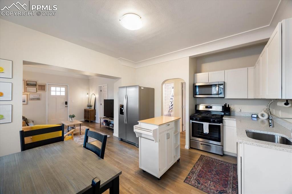 Image 8 of 48: Kitchen