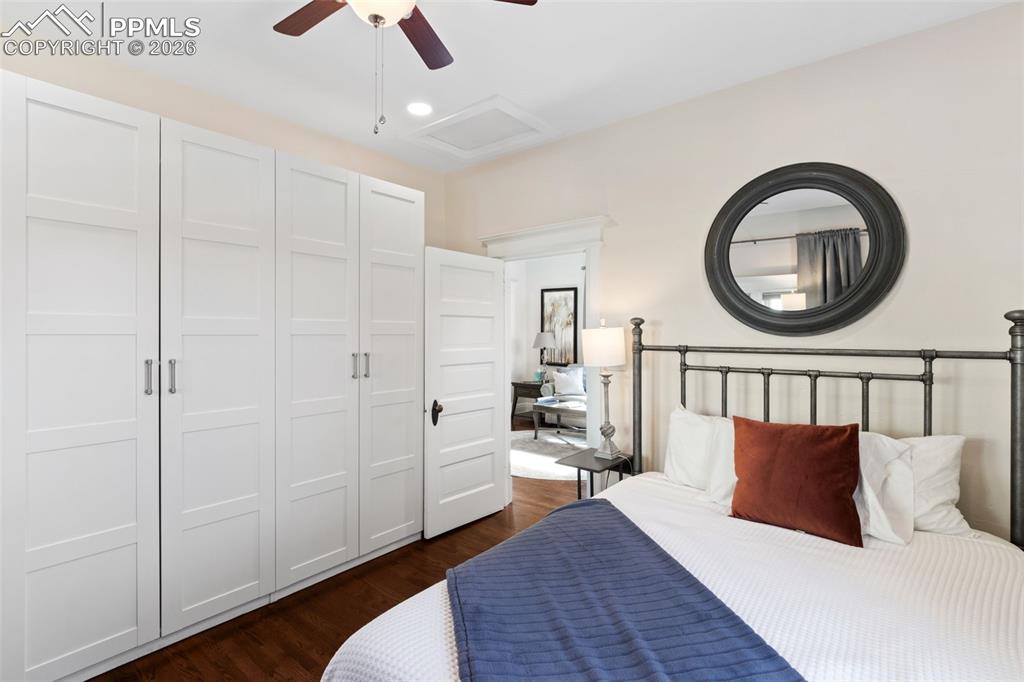 Image 13 of 34: Bedroom