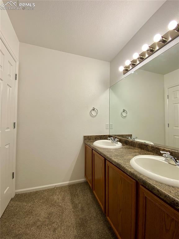 Image 24 of 38: Shared upstairs Bathroom