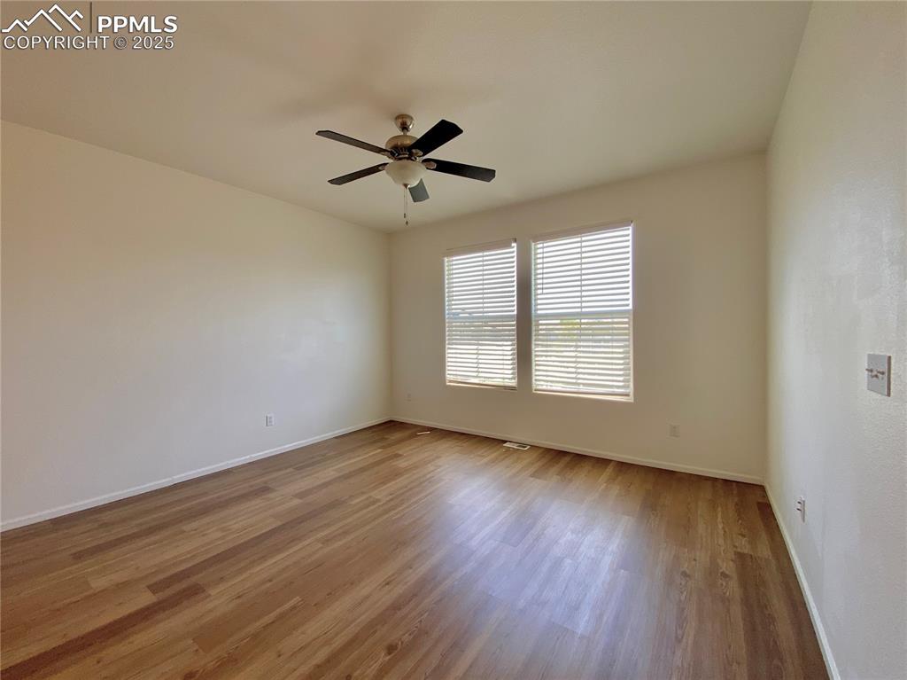 Image 4 of 38: Living Room