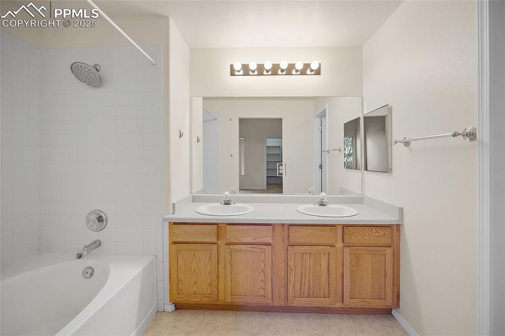 Image 13 of 31: primary bath