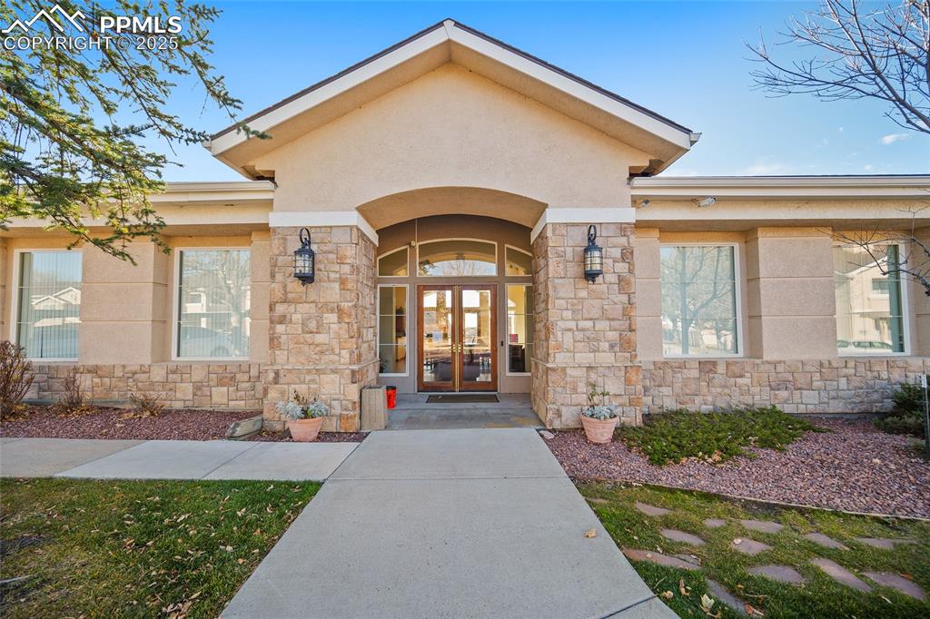 Image 25 of 31: clubhouse