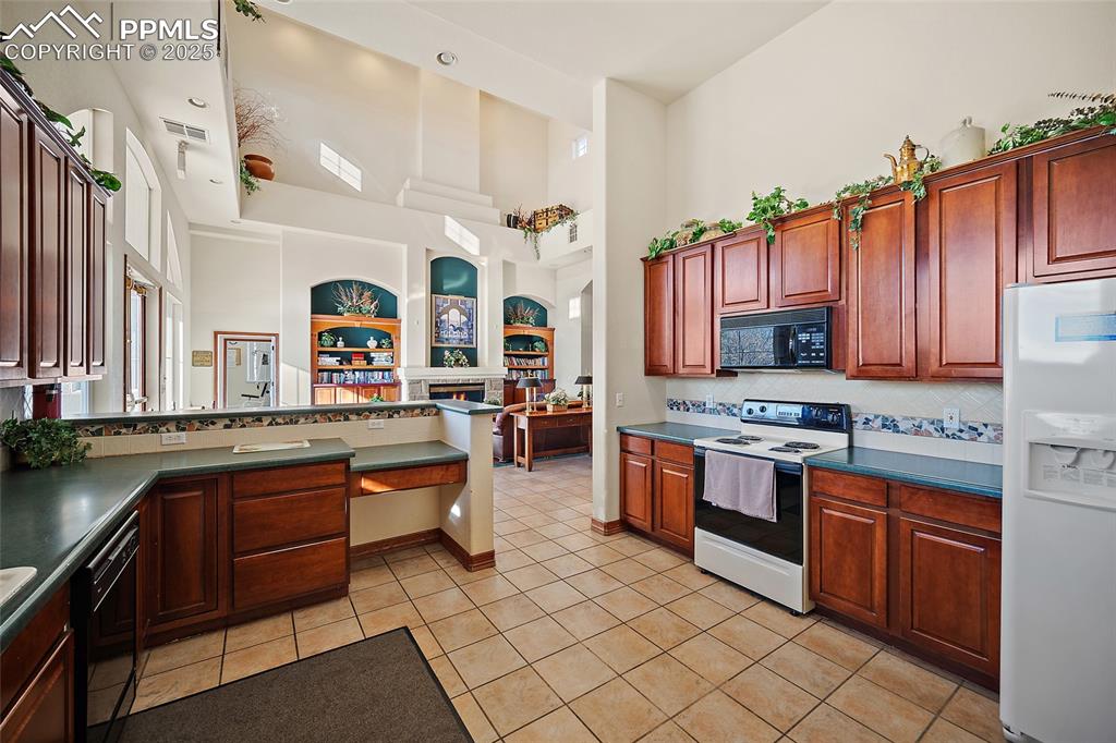 Image 30 of 31: clubhouse