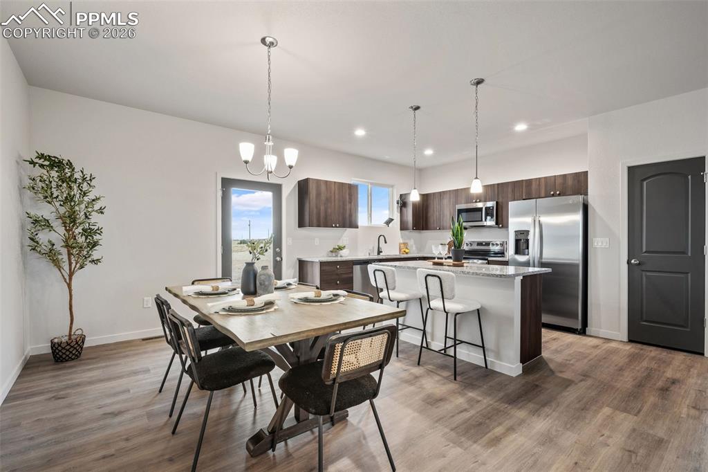 Image 11 of 38: Dining Area