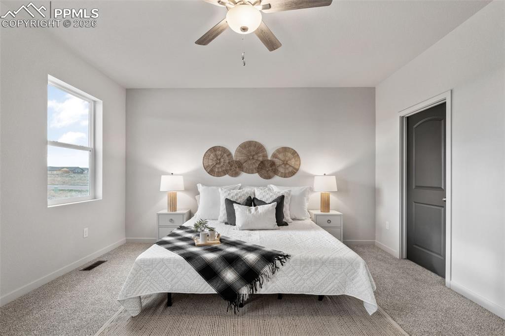 Image 20 of 38: Bedroom